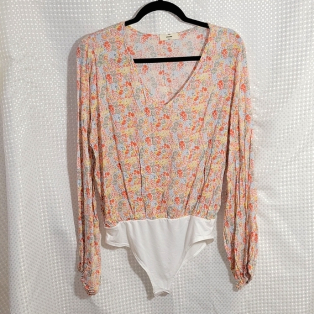 🟢 Entro Bodysuit sz M  Floral